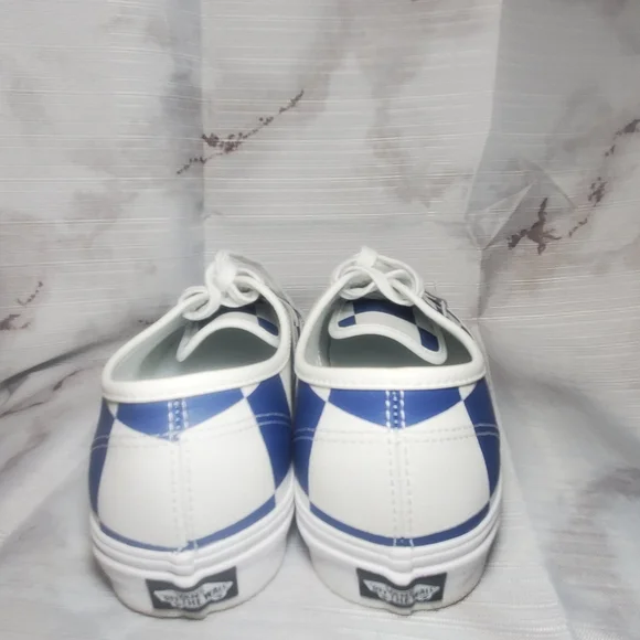 Blue and White checkerboard Van - Picture 3 of 6